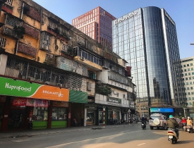 Hà Nội: Nhiều chung cư cũ, tái định cư xuống cấp, “đe dọa” cuộc sống người dân 