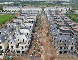 Siết bất động sản có phải là "bóp nghẹt"?