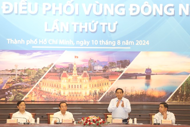 Thủ tướng Chính phủ Phạm Minh Chính gợi mở một số nhiệm vụ kết nối vùng Đông Nam bộ, trong đó có dự án đường Vành đai 4 TPHCM. Ảnh: Ngô Tùng